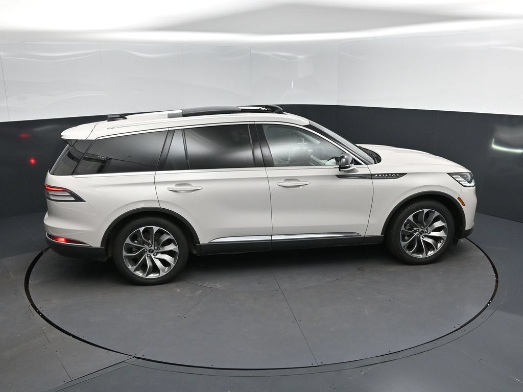 Used 2025 Lincoln Aviator Reserve w/ Luxury Package RWD image 35