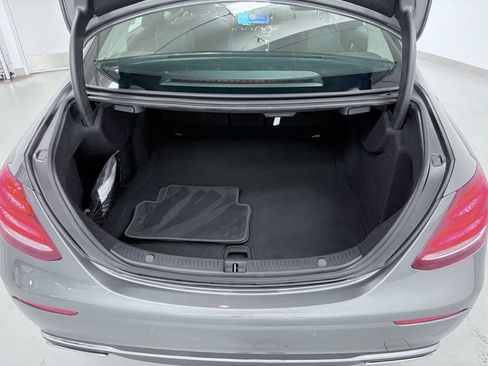 Used 2017 Mercedes-Benz E 300 4MATIC image 23