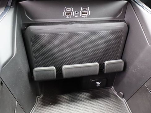 Used 2026 RAM 1500 Laramie AWD/4WD image 29
