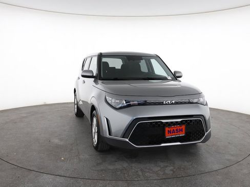 Used 2025 Kia Soul LX w/ LX Technology Package image 3
