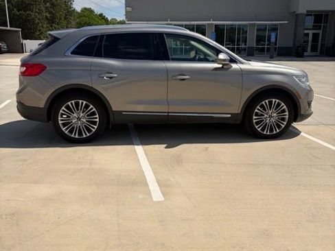 Used 2017 Lincoln MKX Reserve w/ Lincoln MKX Climate Package image 1