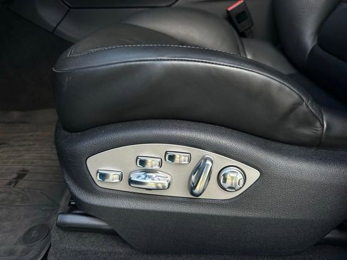 Certified 2023 Porsche Macan AWD/4WD image 7