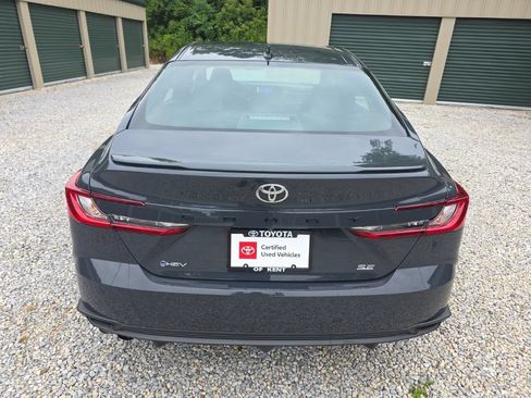 Used 2025 Toyota Camry SE FWD image 5