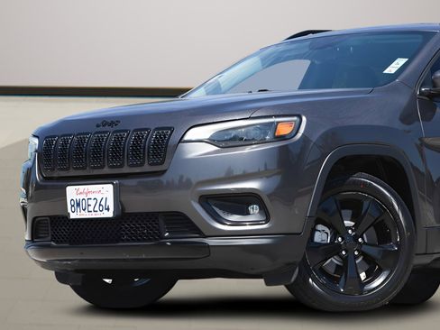 Used 2019 Jeep Cherokee Latitude Plus image 5