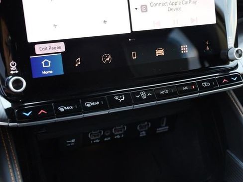 Used 2024 Jeep Grand Wagoneer L Series III w/ Rear Seat Video Group 1 AWD/4WD image 23