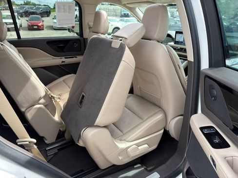 Used 2021 Lincoln Aviator Grand Touring w/ Elements Package Plus AWD/4WD image 12