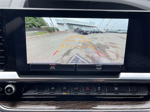 Used 2022 GMC Sierra 1500 Elevation w/ LPO, Elevation Black Package image 15