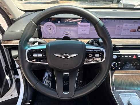 Certified 2025 Genesis GV80 2.5T Advanced AWD/4WD image 16