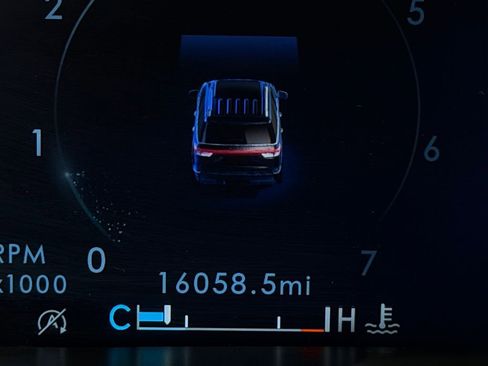 Used 2024 Lincoln Navigator Reserve image 16