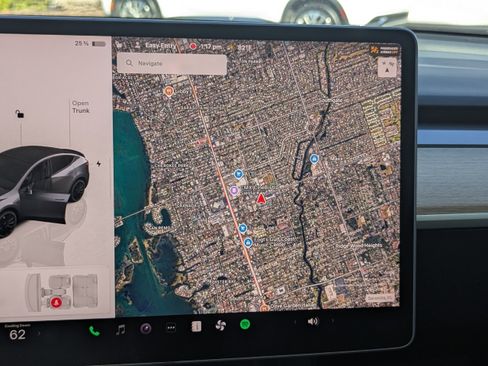 Used 2022 Tesla Model Y Performance image 22