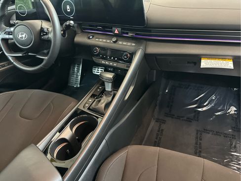 Used 2025 Hyundai Elantra SEL FWD image 20