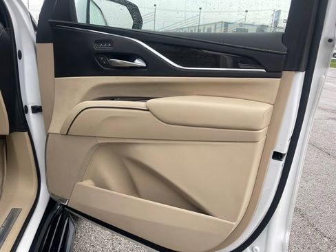 Used 2023 Cadillac Escalade Premium Luxury image 20