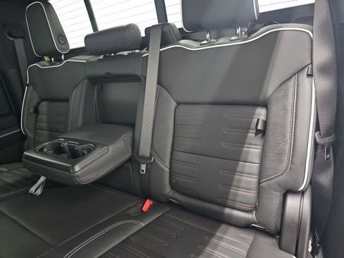 Used 2025 GMC Sierra 1500 AT4X image 19