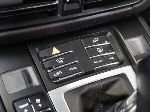 Used 2020 Porsche Macan image 31