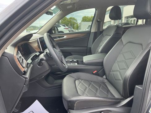 Used 2024 Volkswagen Atlas SE FWD image 30