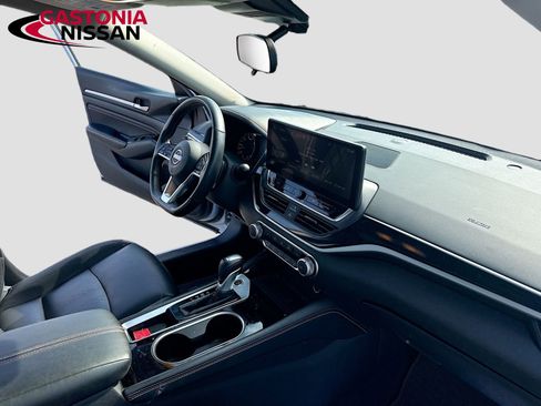 Used 2023 Nissan Altima 2.5 SR w/ SR Premium Package image 36