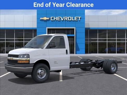 New 2025 Chevrolet Express 4500 w/ Power Convenience Package image 2