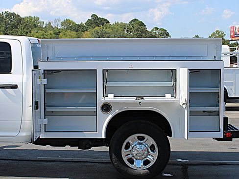 Used 2026 RAM 2500 Tradesman w/ Chrome Appearance Group AWD/4WD image 10