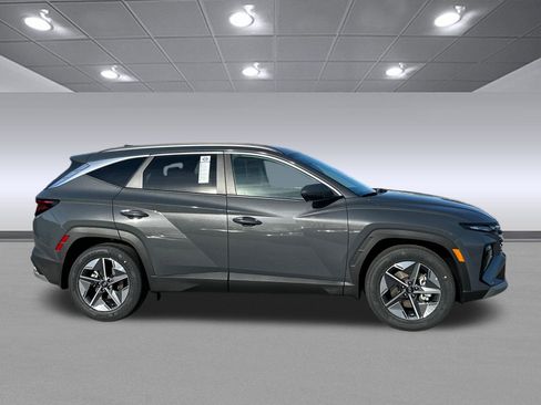 New 2025 Hyundai Tucson SEL image 8