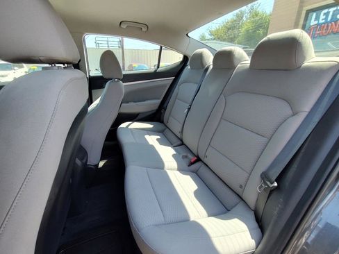 Used 2020 Hyundai Elantra SEL FWD image 27