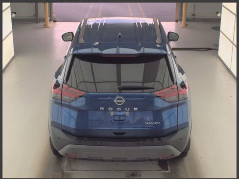 Used 2023 Nissan Rogue SV image 6