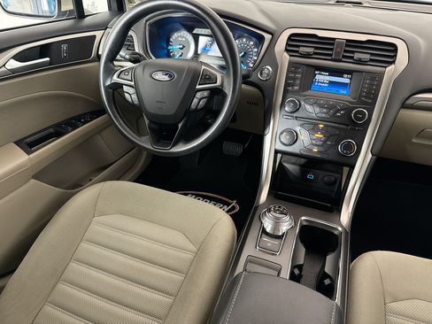 Used 2018 Ford Fusion SE FWD image 30