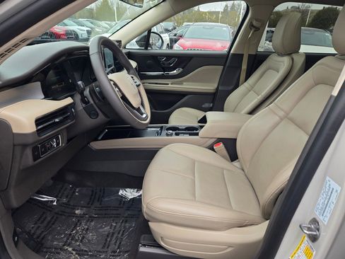 Certified 2024 Lincoln Corsair Premiere w/ Equipment Group 101A image 20