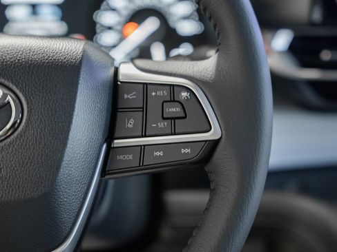 New 2026 Toyota Sienna XLE FWD image 29