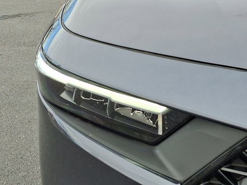 Certified 2025 Honda Accord SE image 9