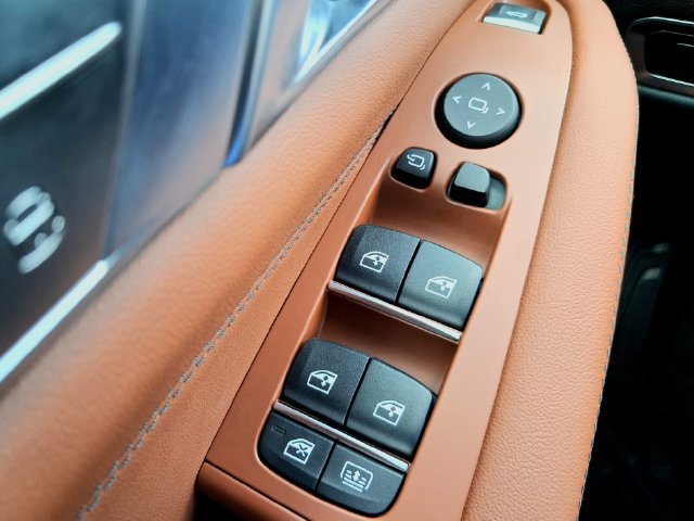 New 2027 BMW X7 xDrive40i w/ Executive Package AWD/4WD image 9