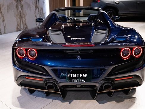 Used 2022 Ferrari F8 Tributo RWD image 17