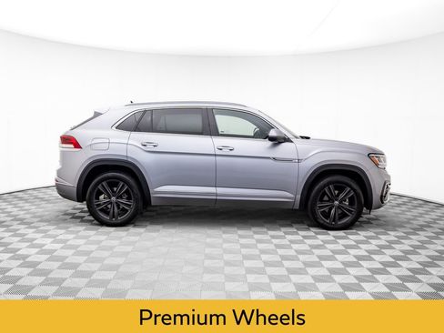 Used 2022 Volkswagen Atlas Cross Sport SEL R-Line image 6