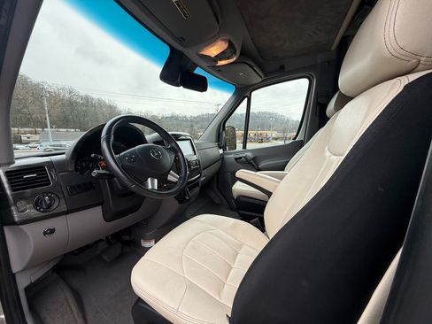 Used 2017 Mercedes-Benz Sprinter 3500 image 12
