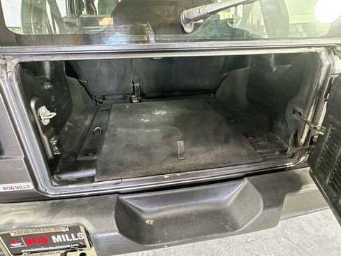 Used 2018 Jeep Wrangler Unlimited Sport image 23