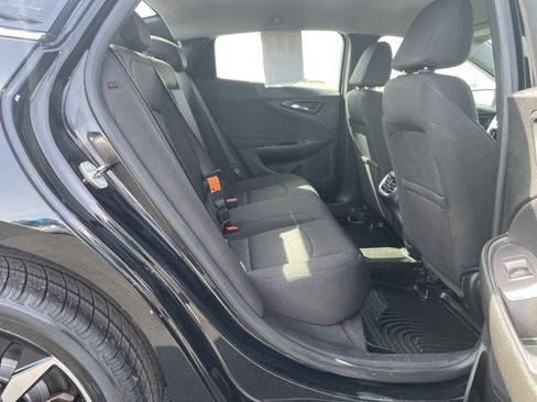 Used 2018 Chevrolet Malibu LT image 23