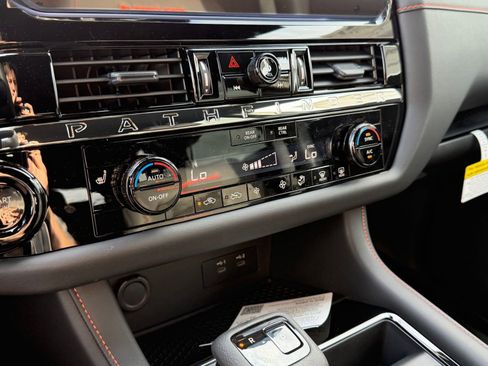 New 2026 Nissan Pathfinder Rock Creek image 17
