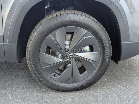 Certified 2025 Volkswagen Taos S FWD image 22
