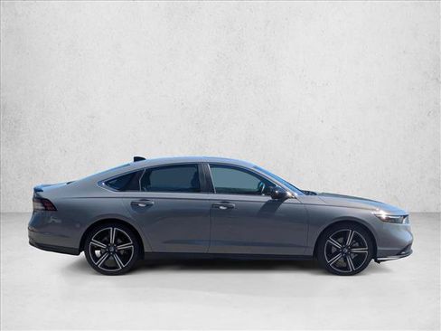 Used 2024 Honda Accord Sport image 4