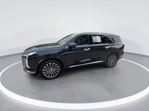 Used 2024 Hyundai Palisade Calligraphy image 4