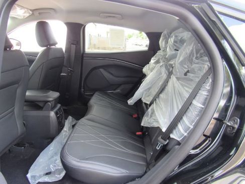 Used 2025 Ford Mustang Mach-E Select w/ Comfort Package Lite image 17