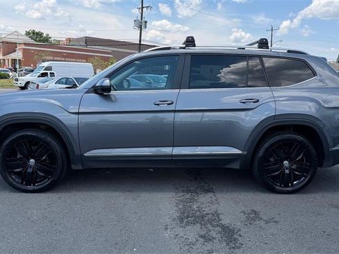 Used 2018 Volkswagen Atlas SEL AWD/4WD image 3