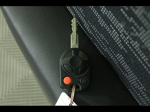 Used 2011 Ford Fusion SE w/ 202A Rapid Spec Order Code FWD image 22