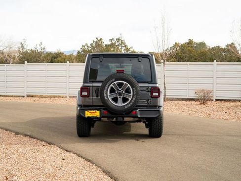 Used 2021 Jeep Wrangler Unlimited Sahara image 5