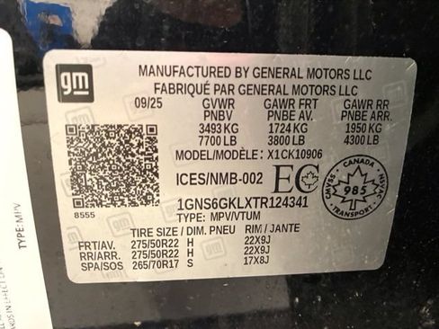 Used 2026 Chevrolet Suburban High Country AWD/4WD image 40