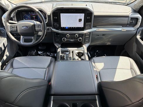 Used 2025 Ford F150 Lariat AWD/4WD image 19