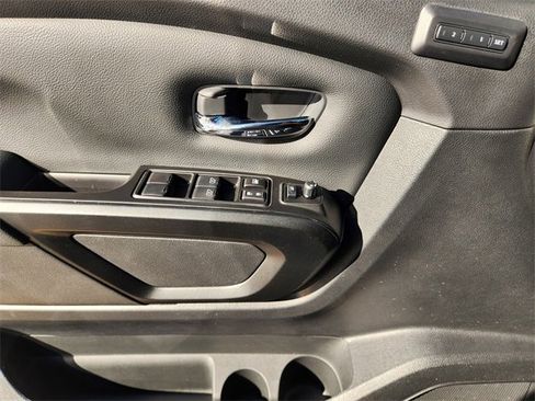 Used 2024 Nissan Titan PRO-4X w/ Pro-4x Convenience Package image 28