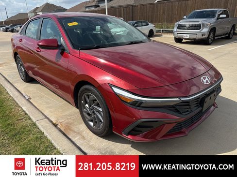 Used 2024 Hyundai Elantra SEL image 1