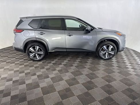 Used 2025 Nissan Rogue SL FWD image 4
