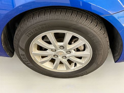 Used 2018 Chevrolet Sonic LT image 11