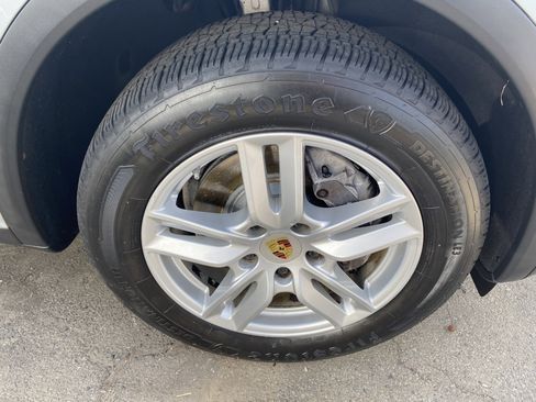 Used 2016 Porsche Cayenne image 8